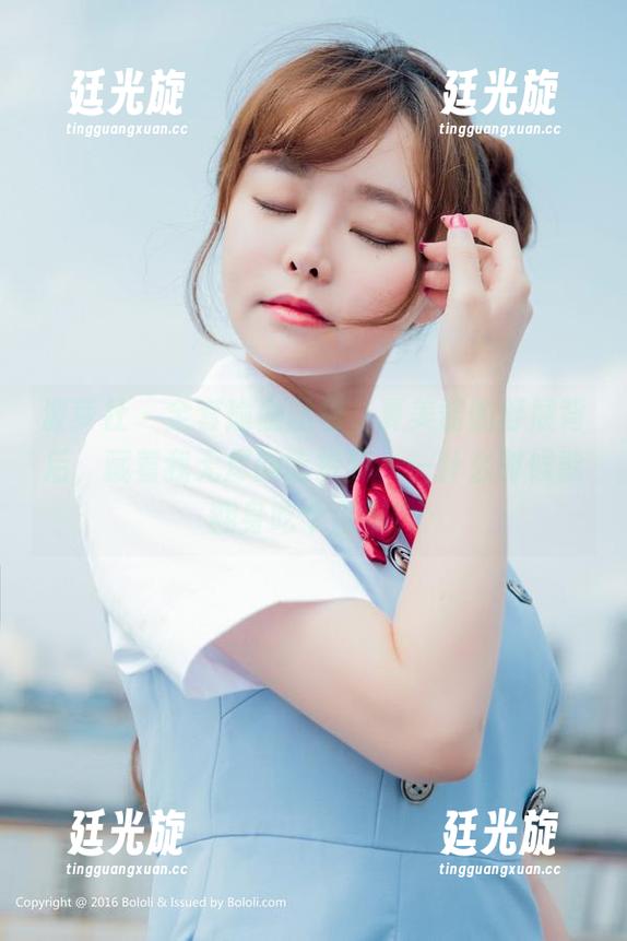 波萝社-夏美酱 波萝社 - 全套瑜伽图包,夏美酱的舒展背后,藏着我无尽的吃货梦——什么时候能翻身吃个蛋糕?