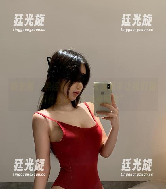 火龙果羊 微密圈 - 黑连体吊带,火龙果羊让我们见识什么叫“无圣光图集”