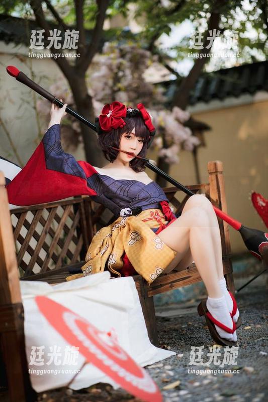 焖焖碳 观看这独角兽和服的妙招,焖焖碳更像是动漫角色在现实生活里找乐子呢。