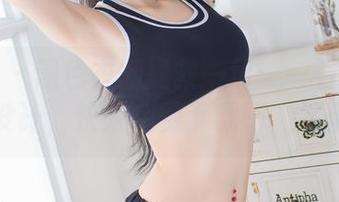 爱蜜社 - 黑色衣橱拯救一切——石心琪的私人设计，快来免费下载吧，别羞涩！