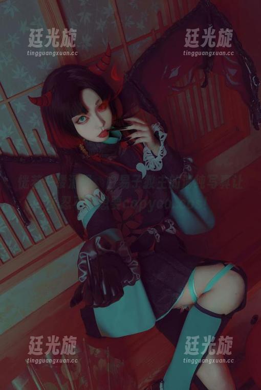 恍若一缕清风，白易子教主的清纯写真让人忍不住想要copyco..cos！
