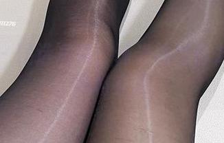 微密圈 - 精选写真：珠光袜与白龙猫女的风格交融
