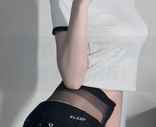 微密圈 - 这张白龙猫女的空姐2.0写真，表情丰富得很啊！