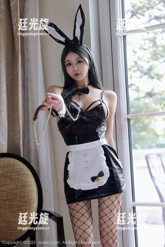 秀人网 - Angela小热巴的美脚作品，高清，看得我这颗心在打转