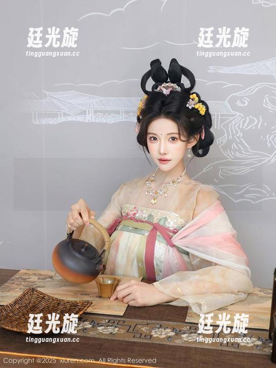 秀人网 - Suki_baby和她的长腿写真，啥时候能给我来个签名呀？