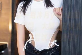 秀人网 - 分享一组冷月yuer的粉色写真，看完我突然觉得，大概是时候戒掉黑暗色系，勇敢尝试糖果色了！