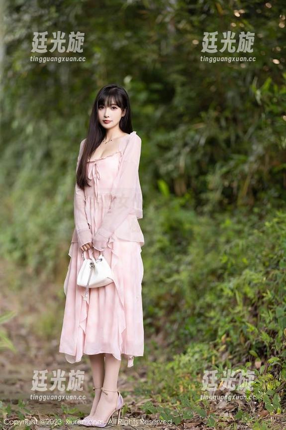 秀人网 - 南乔的女仆风情，作品集里的小秘密
