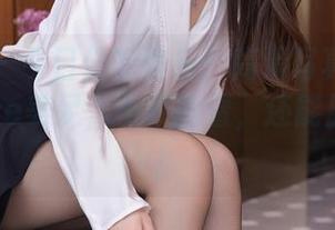 秀人网 - 今日份的快乐：高清写真中的奈汐酱nice美足，不仅能看，还能展开八卦！