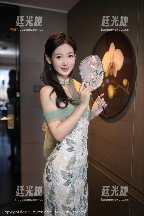 秀人网 - 小逗逗带你进入无圣光的奇妙裸足语境：图包，无需多言