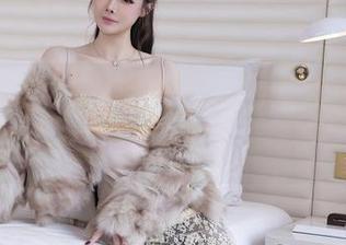 秀人网 - 晓梦may写真：毛衣里的小心机，谁说这不能爱漂亮？