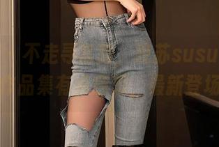 秀人网 - 不走寻常路，晚苏susu的礼服作品集有点意思，最新登场