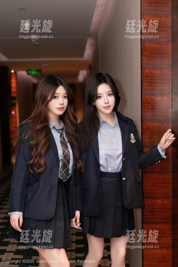 秀人网 - 这组高清照片真的让人想多待一会儿在月夕Lily的办公室里，怪不怪呢？