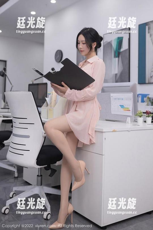 秀人网 - 网盘限量版：李金金灰丝合集，没藏意外收获！