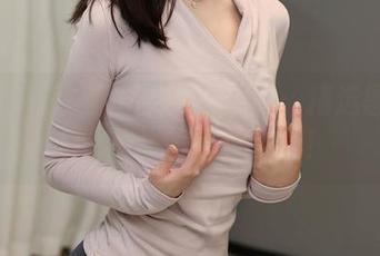 秀人网 - 教室里的美七mia：精选图片让人忍不住停留，哈哈！