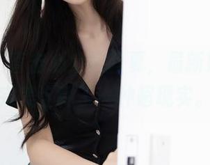 秀人网 - 直击心底的蓝夏，最新妹妹图片完美诠释了一种超现实。