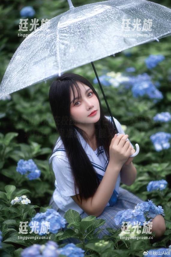 秋山AkI 看秋山AkI在校园毕露锋芒——这组写真集精选,保准让你捧腹又流口水!