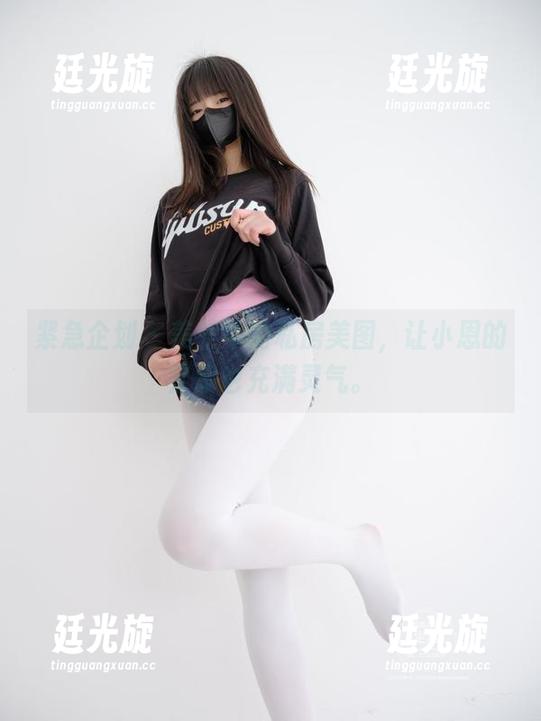 紧急企划 - 美少年的私房美图，让小恩的足跟也充满灵气。