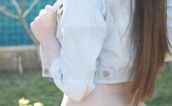 美媛馆 - 眼镜里的夏瑶baby：高清美图中满是眼神的戏剧，仿佛在和我交流。