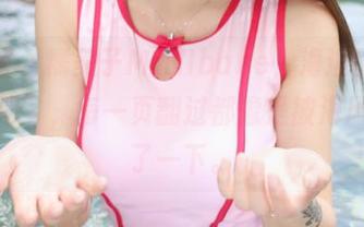 美媛馆 - 糯美子MINIbabe，海边的“免费图册”，每一页翻过都像是被海风亲吻了一下。