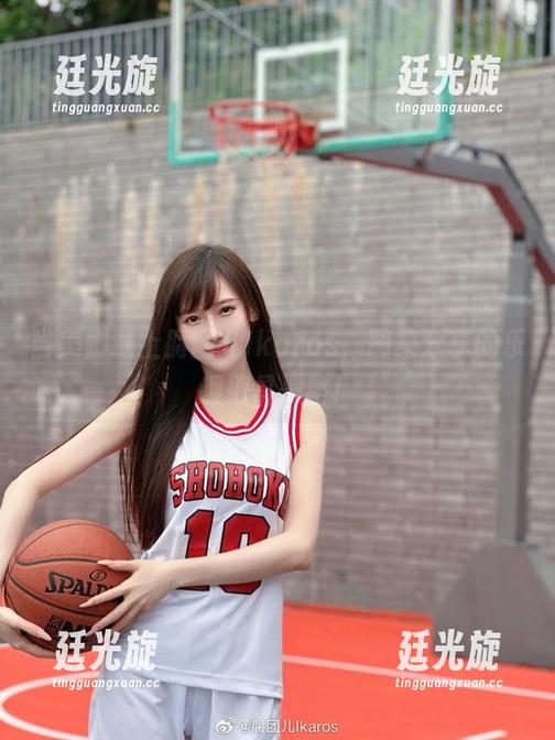 腐团儿Ikaros 当美脚遇上腐团儿Ikaros,图集分享的乐趣别具一格!