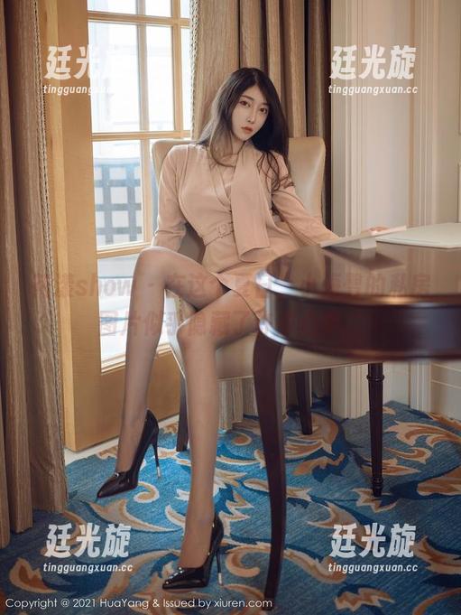 花漾show - 在这个夏日，小海臀的私房图片似乎隐藏了许多心事。