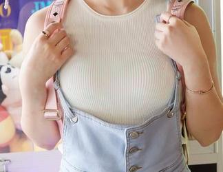蜜桃社 - Suki又发新货了，这次她的女友作品别有一番风味！