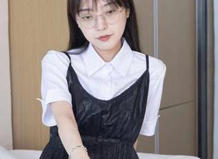袜啵啵 - 让奶油的ol制服裤里丝在图库轻轻发光吧