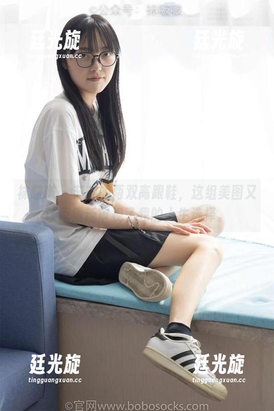 袜啵啵 - 苏苏的两双高跟鞋，这组美图又让我重新审视了我的人生选择。