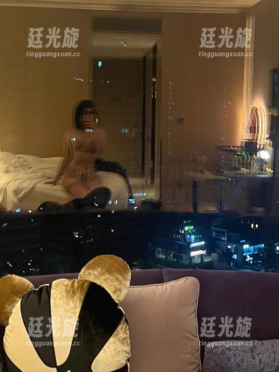 微密圈 - 原图的红色丁字裤写真，竟让我为詹詹的小心思捧场