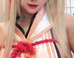 无圣光的《阿妮斯公式》……嘶，贝贝琪Becky可能真有一套，这些图片谁能拒绝呢？