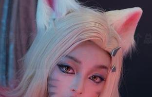 阿寨寨作品里的神明巫女，适合分享给那个总爱追求奇幻感的人哦。