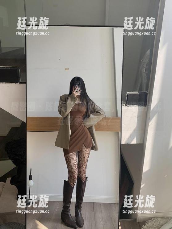 陈佩奇 微密圈 - 陈佩奇的镜中全套,这些图片就在暗示些啥呢?