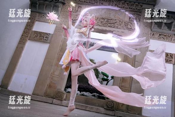 运动中的露儿大魔王，能不能说是意外的好看？连写真也比一般的火爆