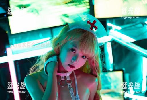 精选青水百合子妹妹Cos，奇遇！这闪耀的眼睛好像能把我吸进去。